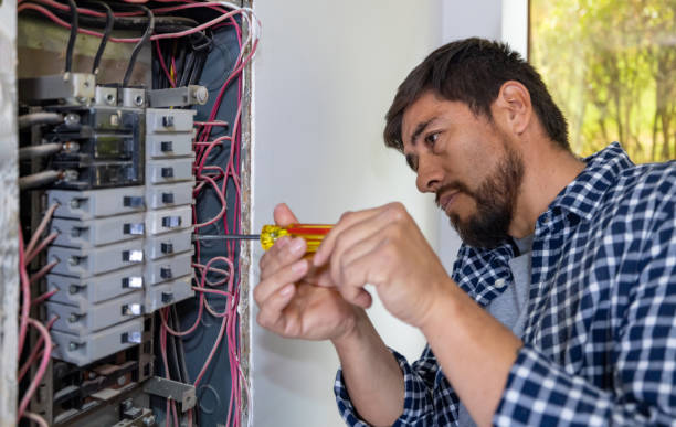 Best Licensed Electrician  in Wyandanch, NY